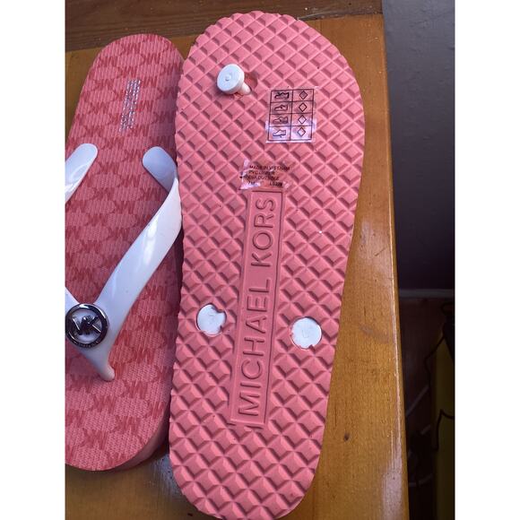 Michael Kors Flip Flop Size 7 Pink Color Slipper for Women - Picture 3 of 4